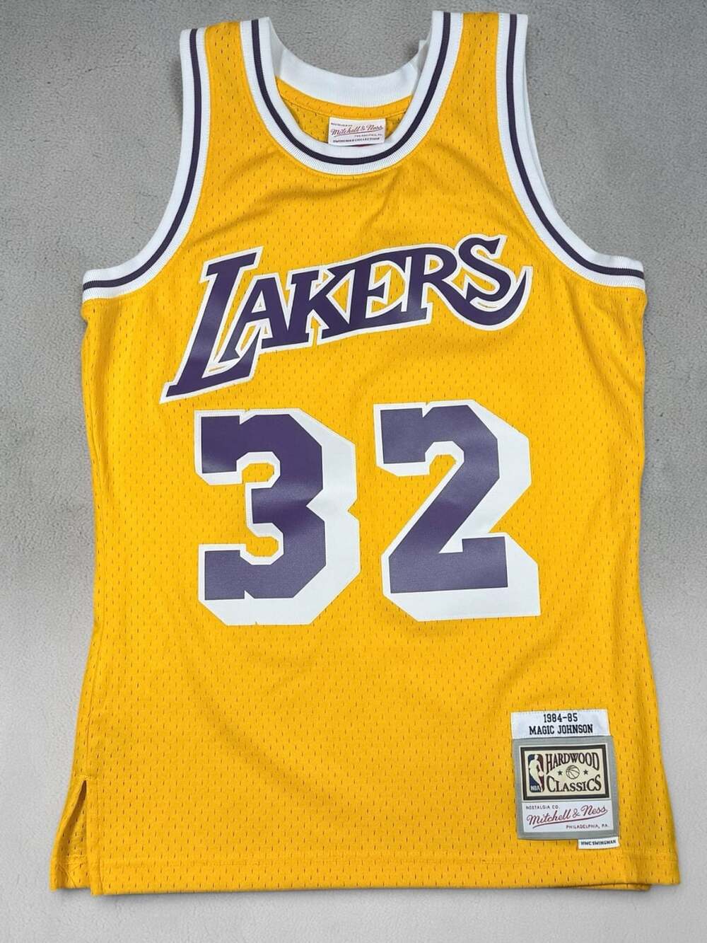 Mitchell & Ness Los Angeles Lakers Magic Johnson 1984-85 Jersey Size S